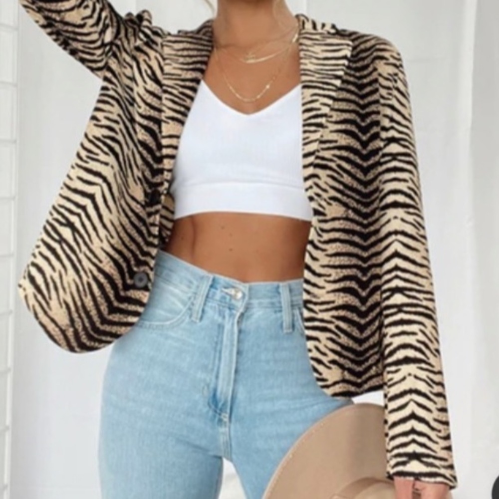 NWT Cloud Ten Tiger Animal Print Oversized Blazer